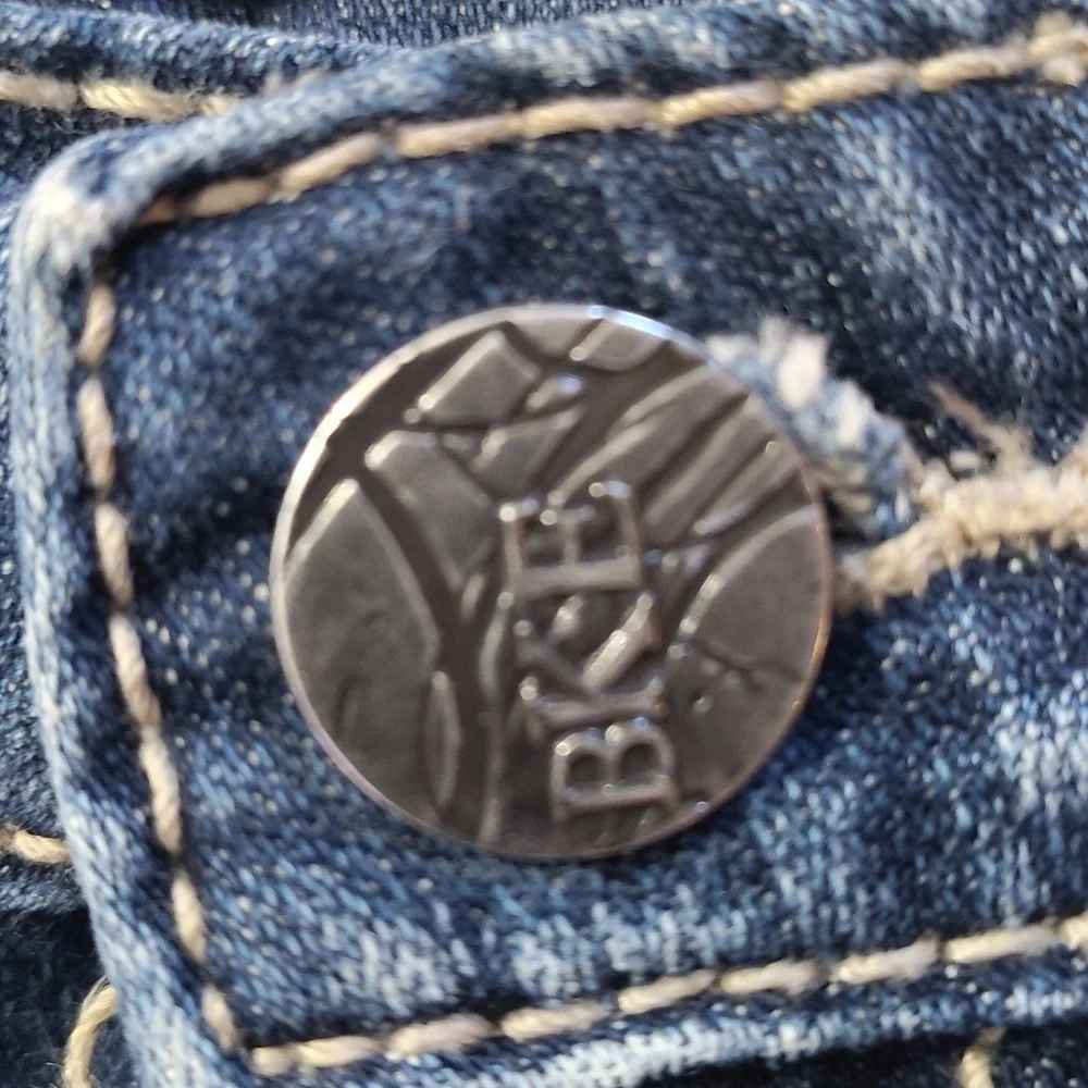 Denim Distressed Women's Shorts BKE BY BUCKLE FRAYED - Picture 4 of 16